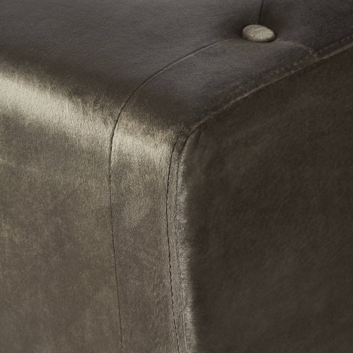 Black Tufted Velvet Ottoman L746536