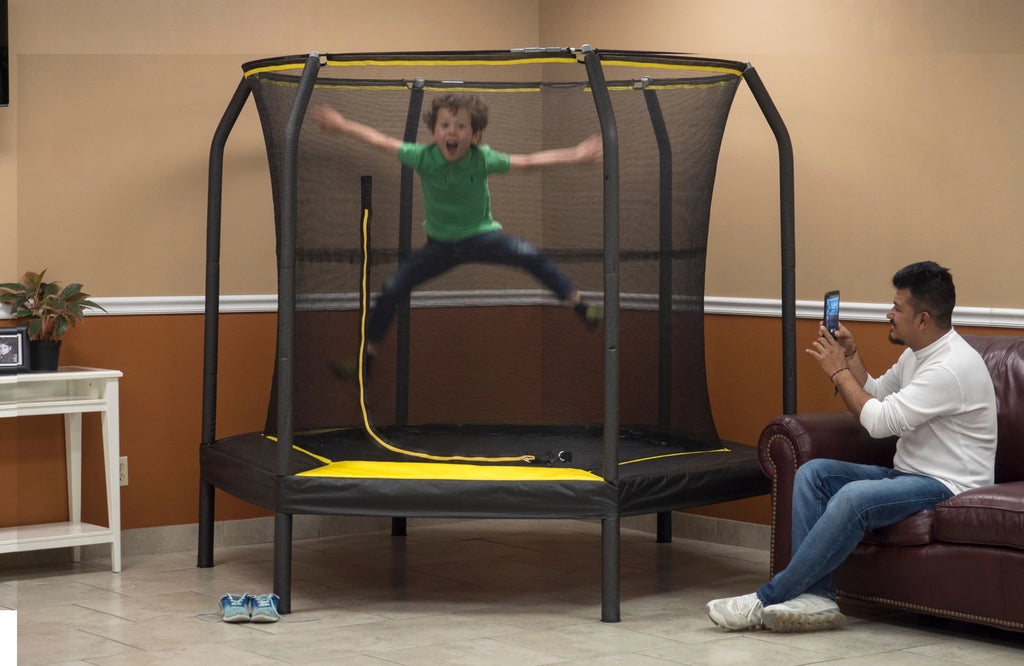 7.5-Foot Trampoline with Enclosure O24245