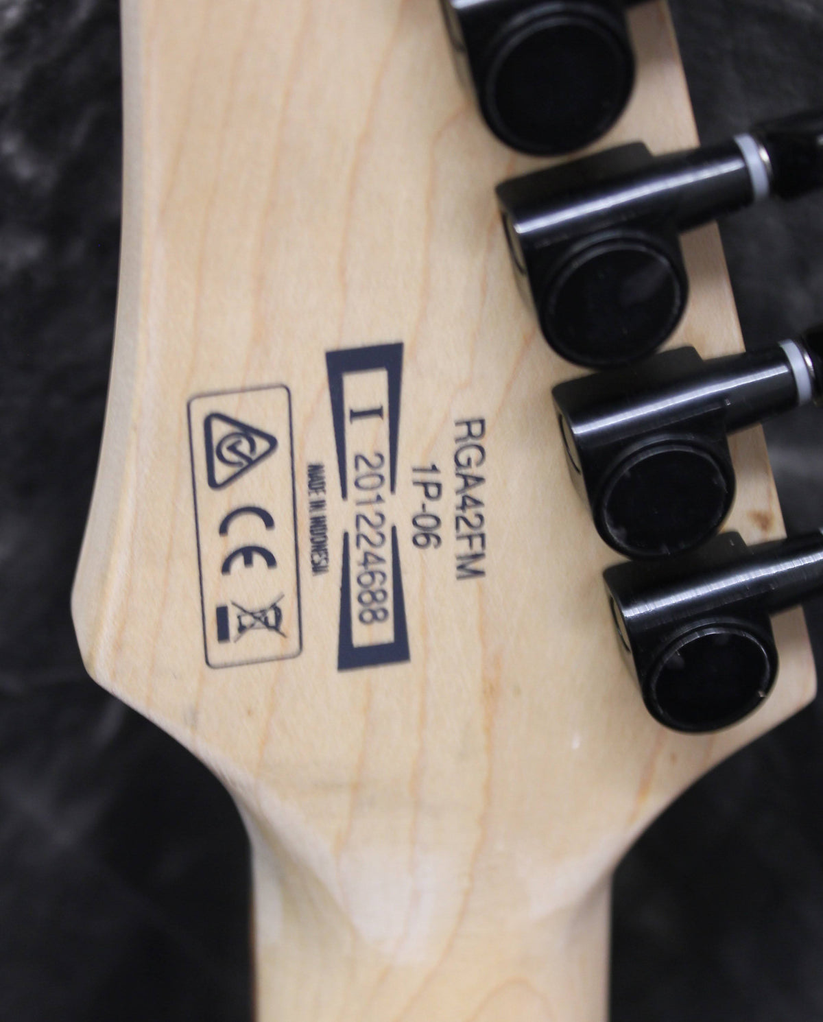 Transparent Gray Flat Electric Guitar Y131