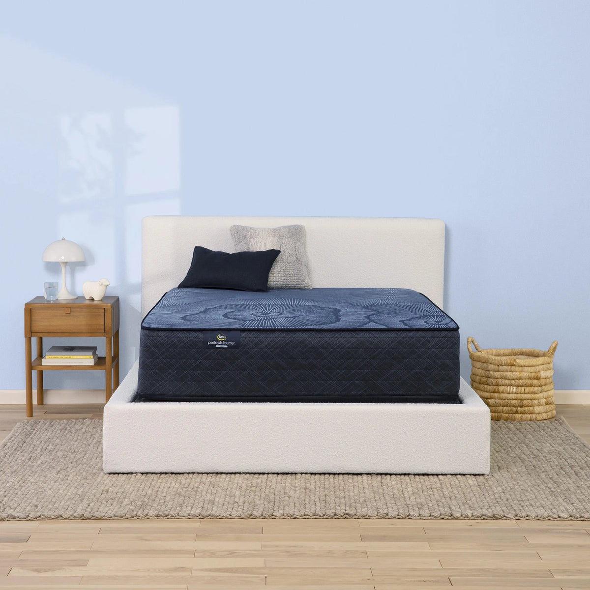 14 Hybrid Plush Mattress C10384