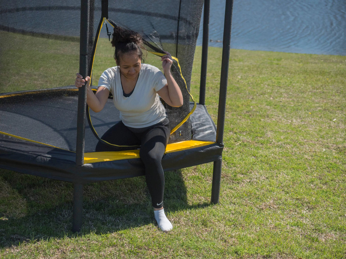 7.5-Foot Trampoline with Enclosure O24245